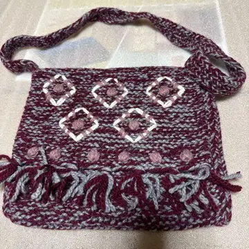 와인색 니트 백