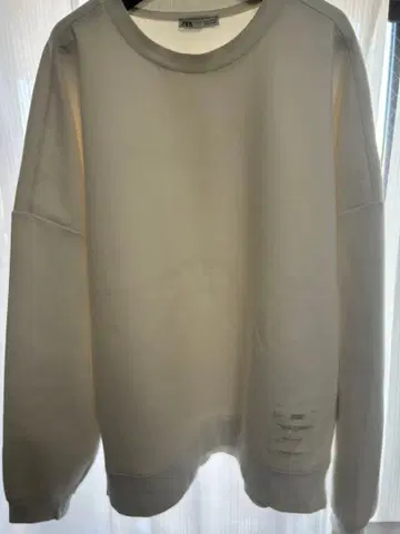 ZARA XL 화이트 크루넥 맨투맨