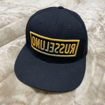 러셀노 캡 블랙 x 골드 로고 자수 울 혼방 F 골프웨어