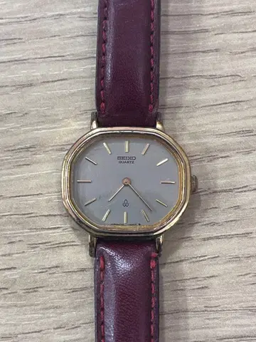 SEIKO 쿼츠 샤리오 빈티지