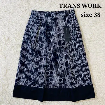 새상품 정가 25,000원 트랜스워크 모자이크 에어 파인 스커트 네이비