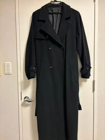 LVEU. 블랙 롱 코트