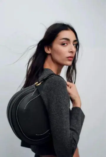 ZARA 캔버스 스티치 크로스백