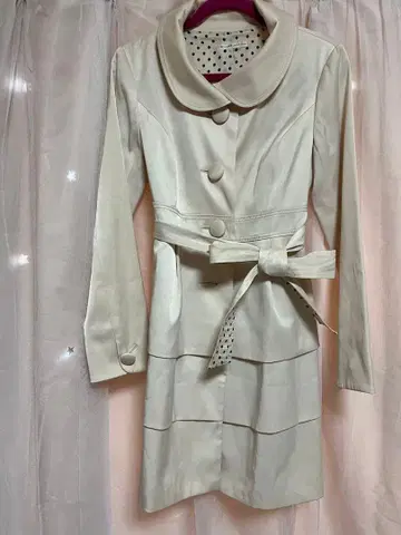 WILLSELECTION 아이보리 트렌치코트 버튼 포함