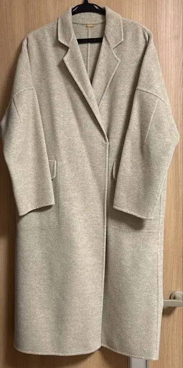 가격 인하 Deuxieme Classe 코트 아이보리