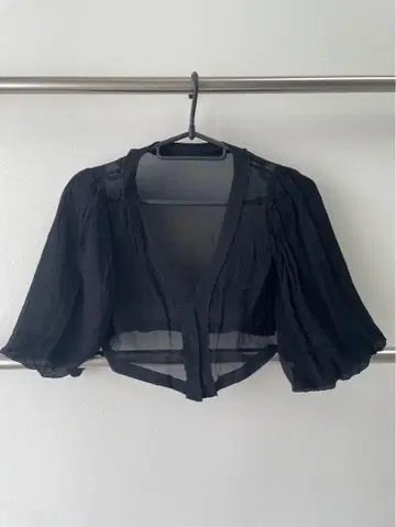 [ Ballsey ] 블랙 실크 소재 볼레로