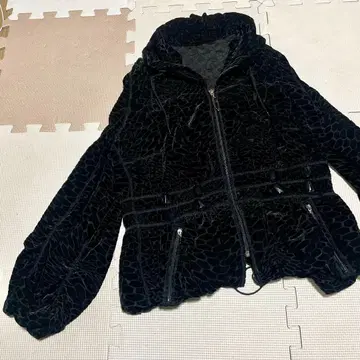 이타리야 13호 비쥬와 플로키 가공, 셔링 지퍼 블랙