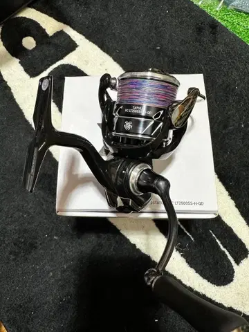 다이와 23 타투라 FCLT2500SS-H-QD 스피닝 릴