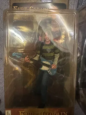 Kurt Cobain 피규어