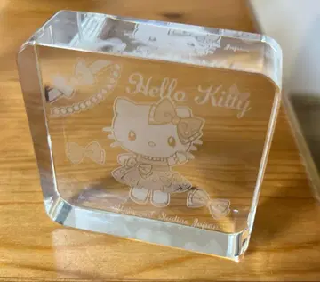 2018년산 크리스탈 헬로키티 산리오 USJ 입상 오너먼트