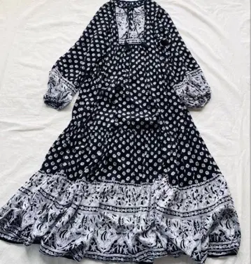 새상품급 슬로브 이에나 원피스 인도 패널 패턴 롱 티어드