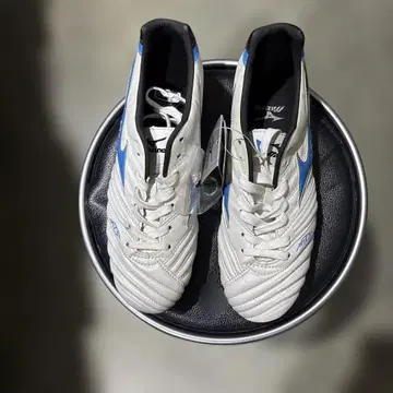 미즈노 축구 스파이크 새상품