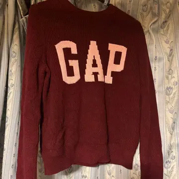 GAP 버건디 로고 스웨터