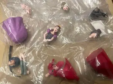 트레메인 가문의 초상 가챠 3종 세트