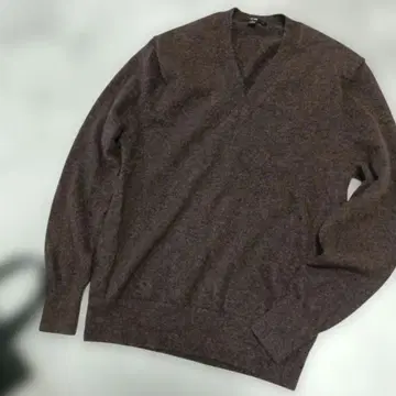 새상품급 유니클로 캐시미어 100% V넥 니트 스웨터 브라운 M