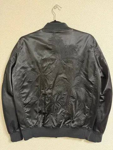 레어템 [ 컨디션 최상 ] TATRAS 팜트리 블랙 01