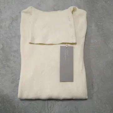 새상품 오로네 베이직 터틀 니트 tandey