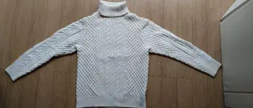 [새상품급] BEAMSHEART 케이블 짜임 니트 스웨터