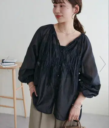 블랙 프릴 긴팔 셔츠