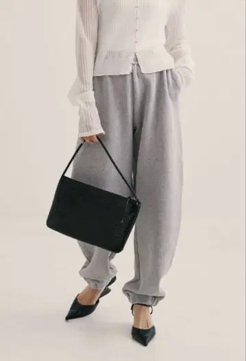 미스 로에 맨투맨 팬츠