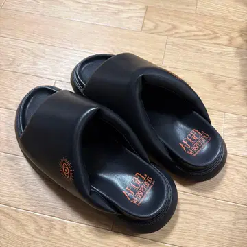 키타니 타츠야 샌들