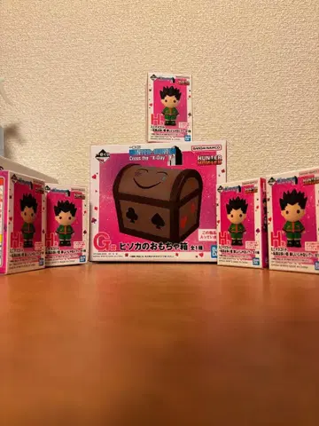 G 피노카의 장난감 상자와 H 캐릭터 세트