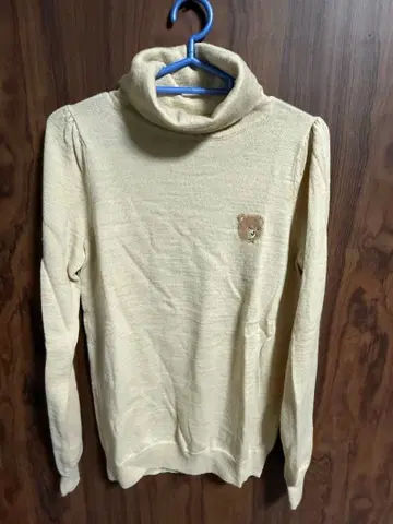 프랑슈리페 곰 와펜 긴팔 스웨터 M