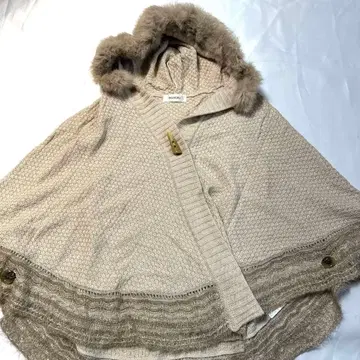 INGEBORG 후드 부착 베이지 케이프