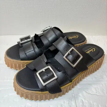 Clarks 버클 포함 블랙 클락스 통굽 토힐 슬라이드