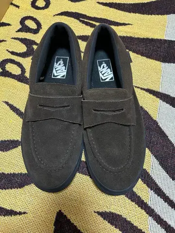 브라운 스웨이드 로퍼 스니커즈