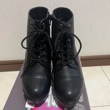 블랙 하이힐 통굽 숏부츠