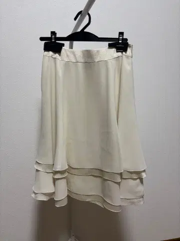 FRANCO FERRARO 아이보리 플레어 스커트