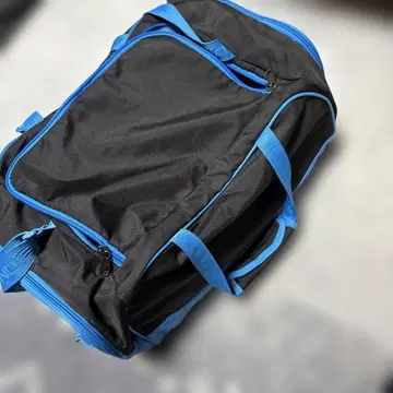 블랙과 파랑의 보스턴 백