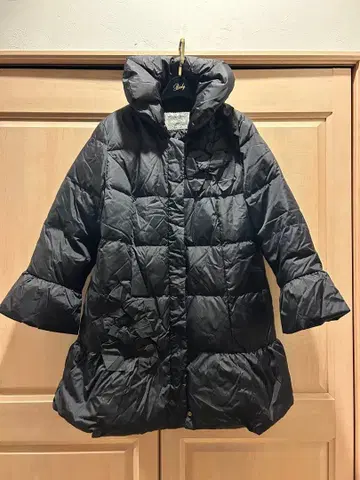 새상품급 Rose Tiara 블랙 롱 다운 자켓