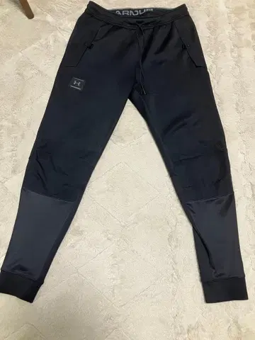 언더아머 퍼포먼스 니트 하이브리드 조거 팬츠