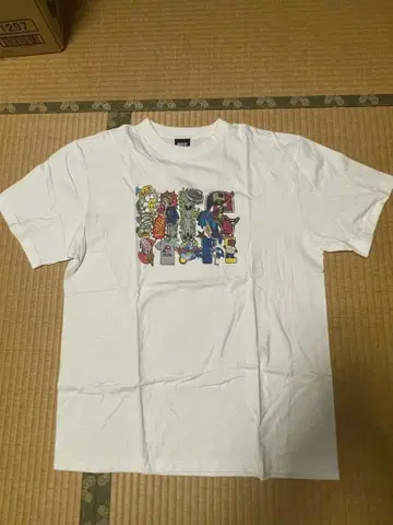 MFC STORE 화이트 그래픽 프린트 T셔츠