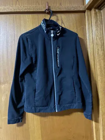 엠포리오 아르마니 EA7 저리 상하의 세트