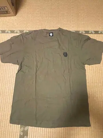 올리브색 T셔츠 GOD BLESS YOU