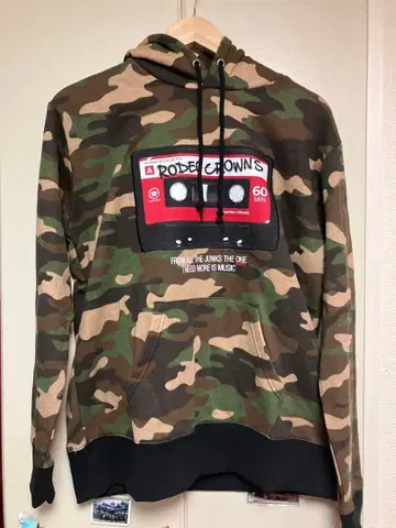 RODEO CROWNS 카세트 테이프 카모플라쥬 후드티 미사용 새상품