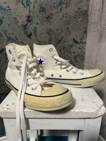 컨버스 올스타 하이컷 23.5cm 화이트 미사용 전시품