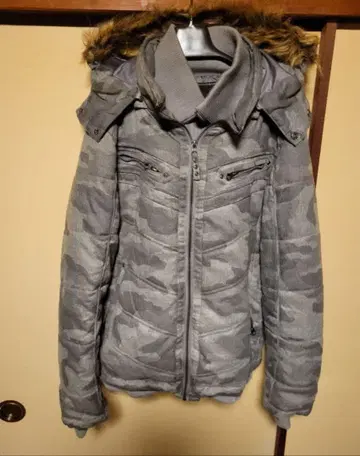 아우터 코트 자켓 그레이 카모 패턴