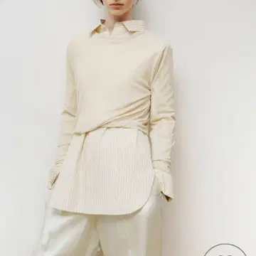 플로키 튤 네크라인 티셔츠