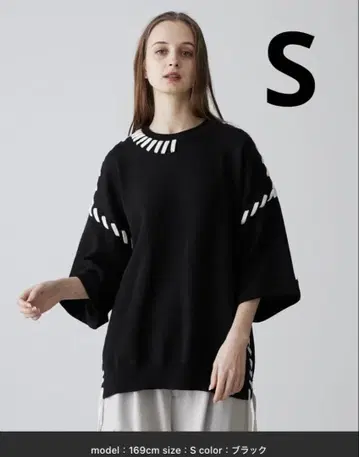 CLEL 핸드 스티치 반팔 사이드 레이스 니트 블랙