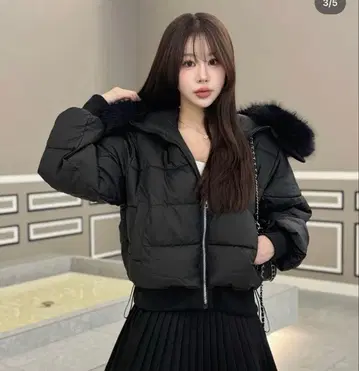 qung 퍼 칼라 볼륨감 있는 숏 다운 블랙