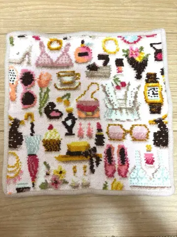 러브러리 바이 페이러 메종 드 니콜 손수건