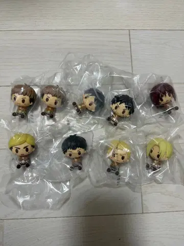 진격의 거인 피규어 9체 세트