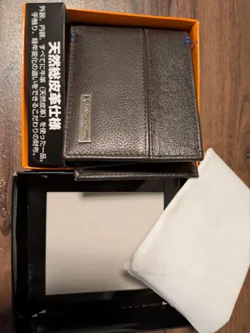 K. HIROKO KOSHINO 천연 가죽 사양 지갑