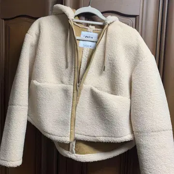 ZARA 플리스 자켓 크림색 S