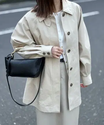 엠마 테일러 미들 플레어 스텐카라 코트