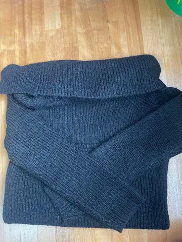 마지널 글래머 오프숄더 니트